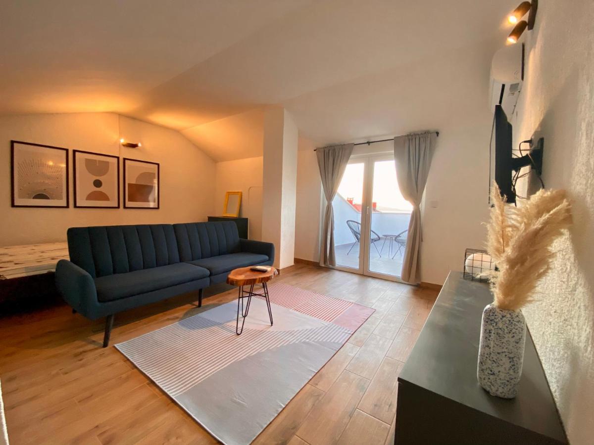 Apartments Down Town Сен Екстериор снимка