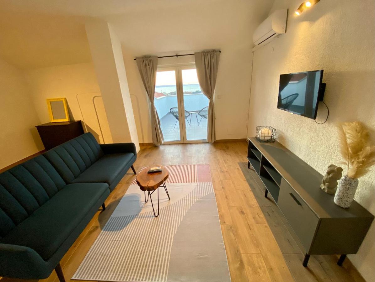 Apartments Down Town Сен Екстериор снимка