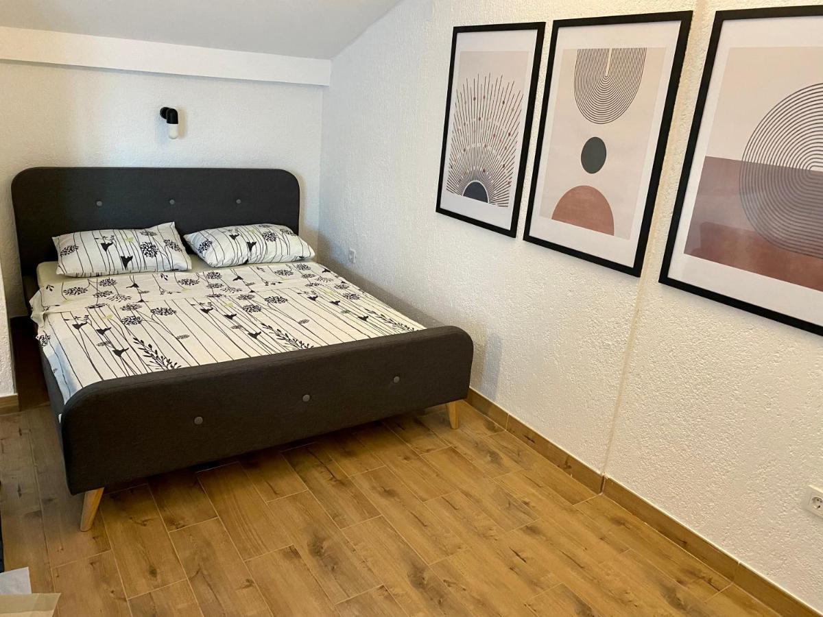 Apartments Down Town Сен Екстериор снимка