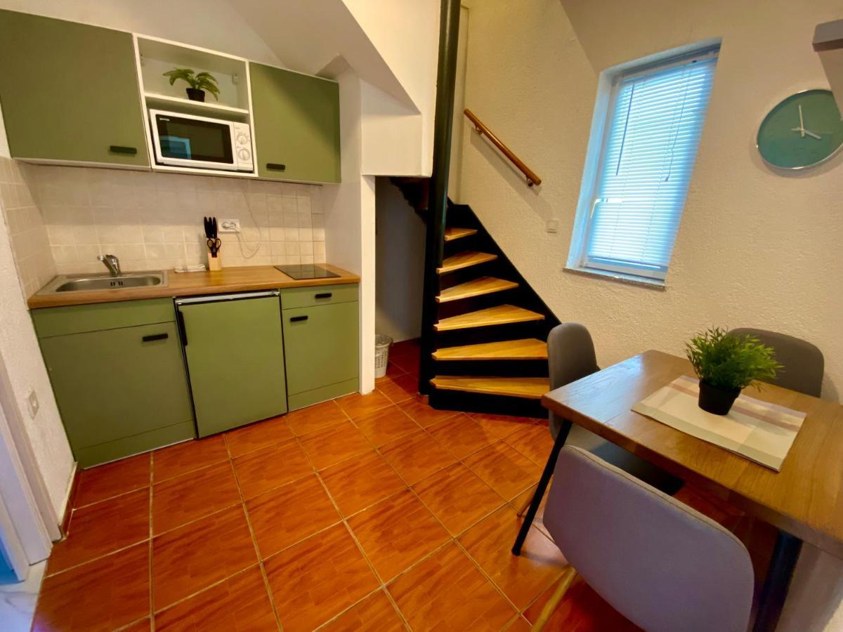 Apartments Down Town Сен Екстериор снимка