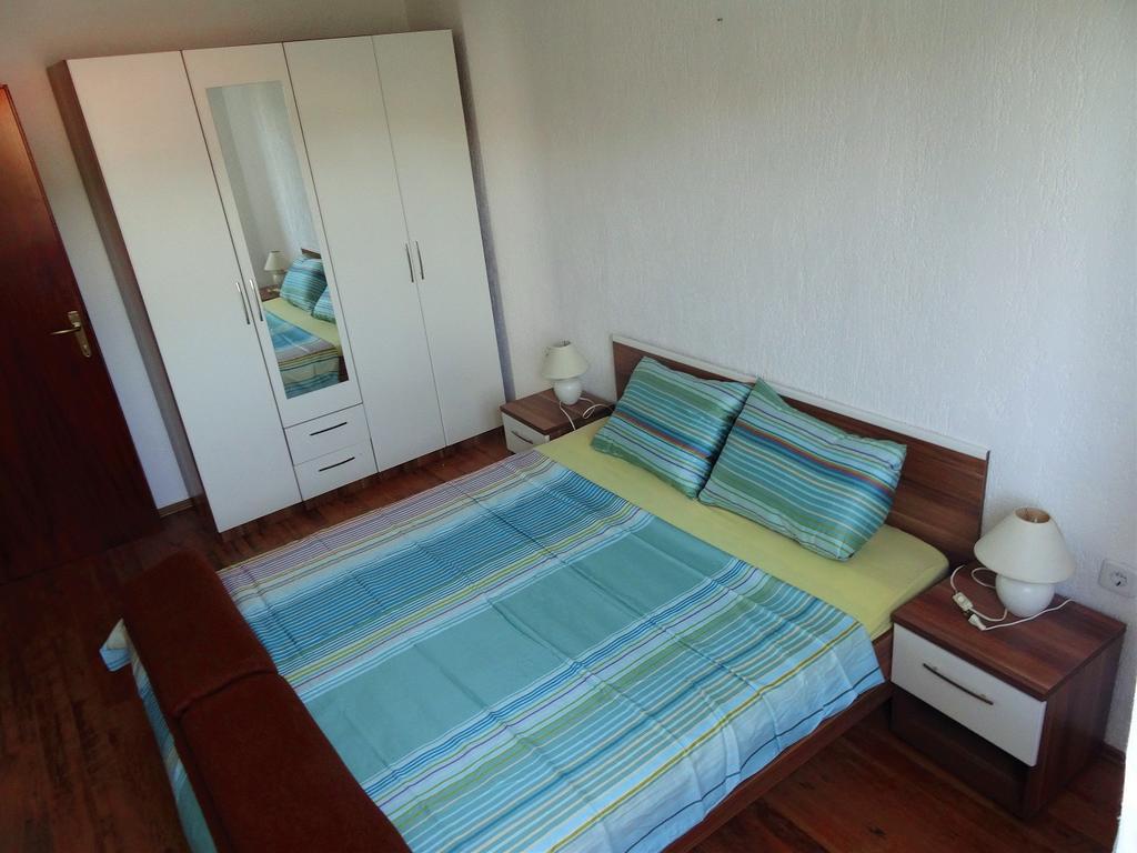 Apartments Down Town Сен Екстериор снимка